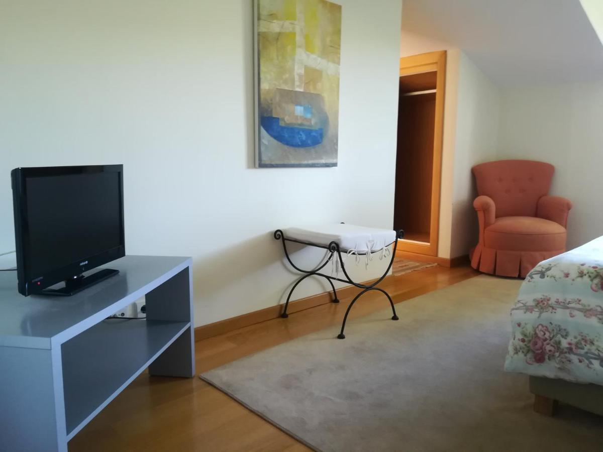 Casa Ribeira De Pera Villa Castanheira de Pera Exteriör bild
