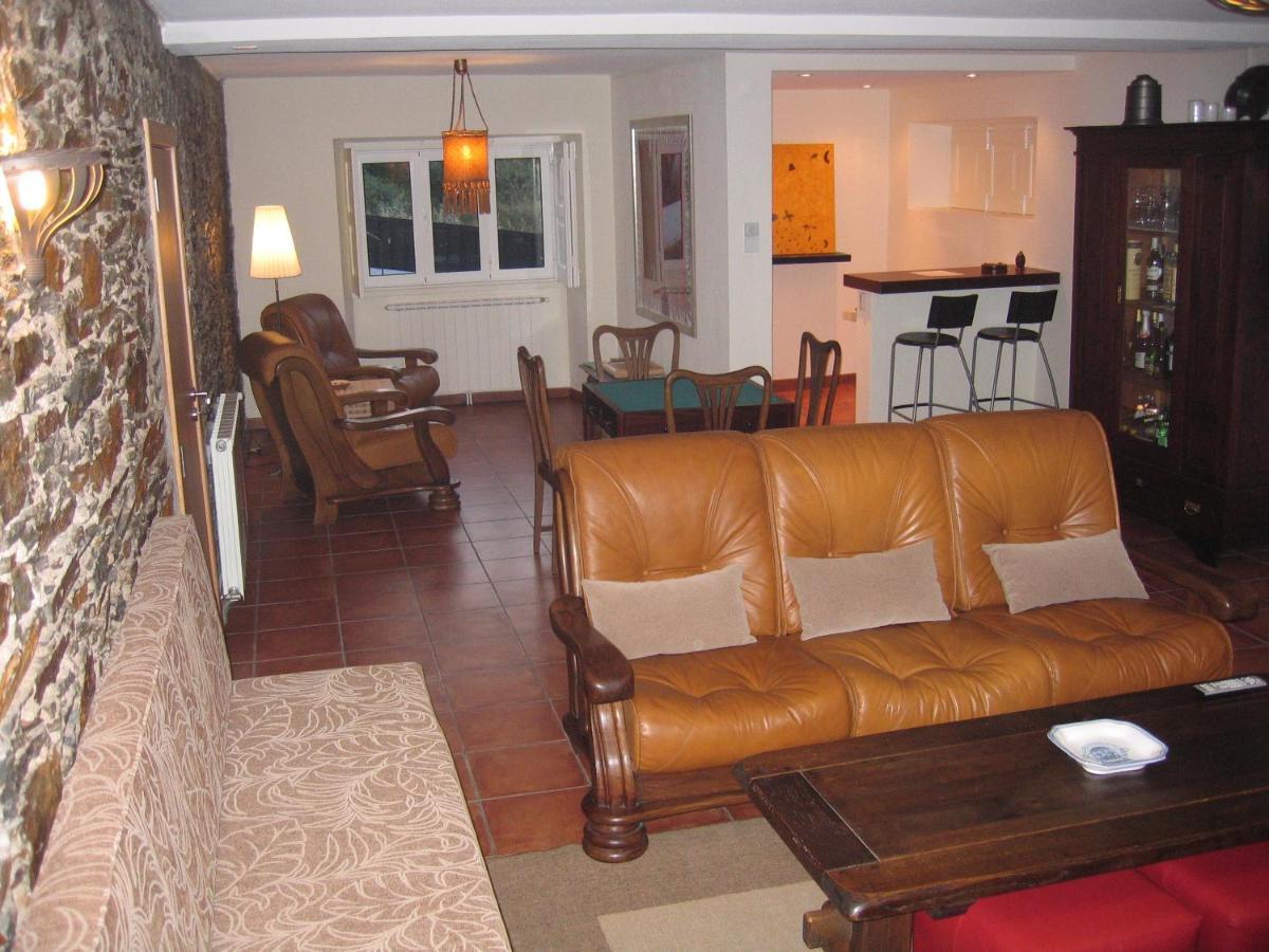 Casa Ribeira De Pera Villa Castanheira de Pera Exteriör bild