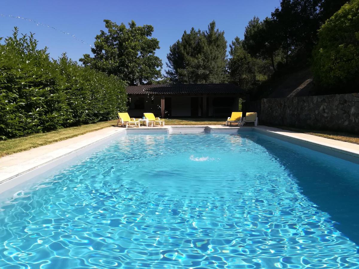 Casa Ribeira De Pera Villa Castanheira de Pera Exteriör bild