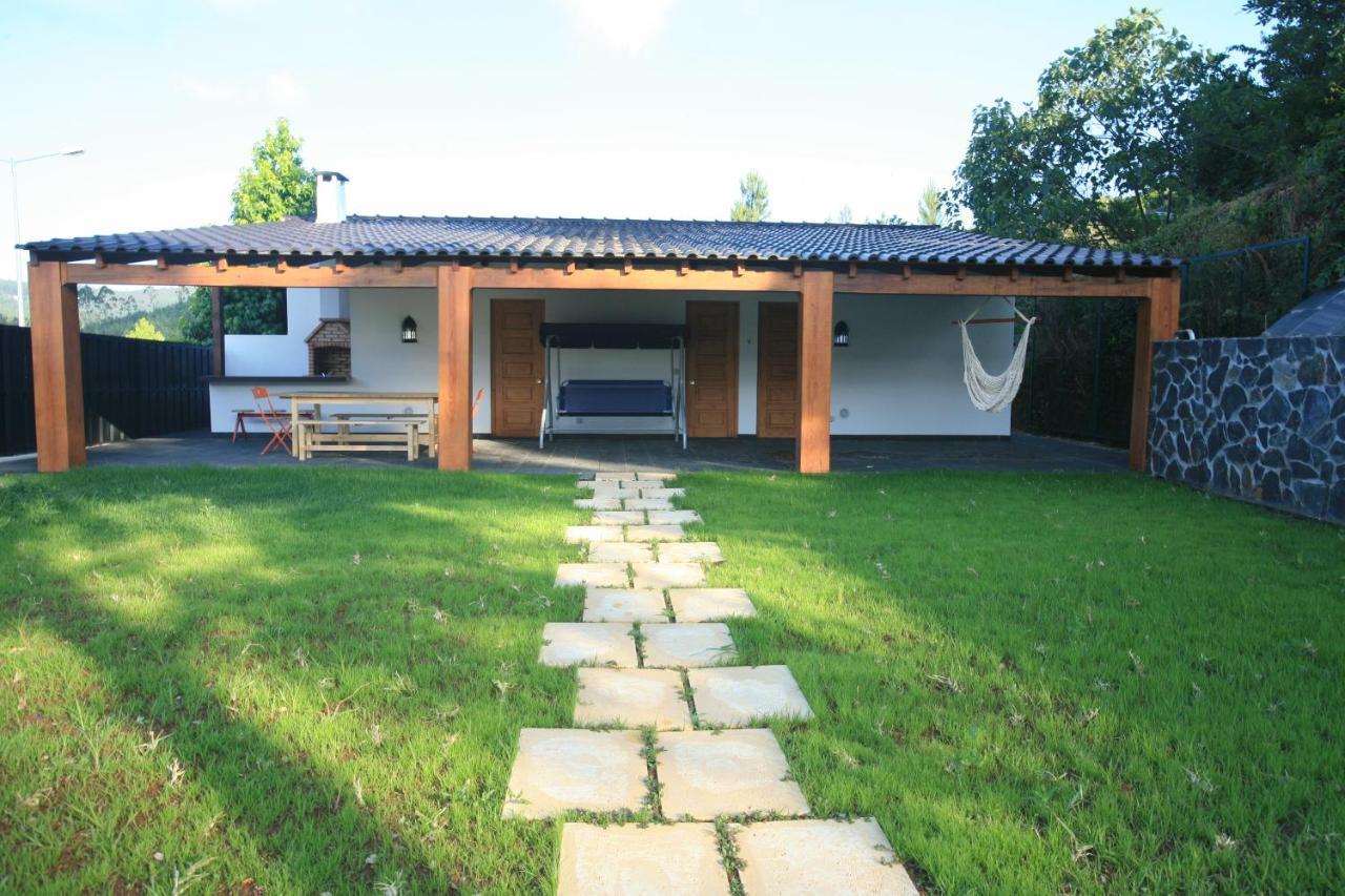 Casa Ribeira De Pera Villa Castanheira de Pera Exteriör bild