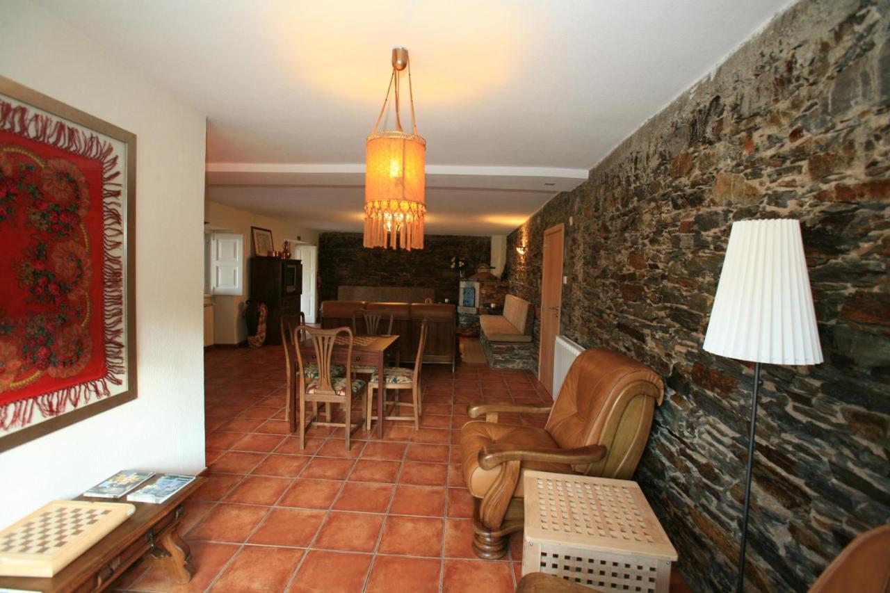 Casa Ribeira De Pera Villa Castanheira de Pera Exteriör bild
