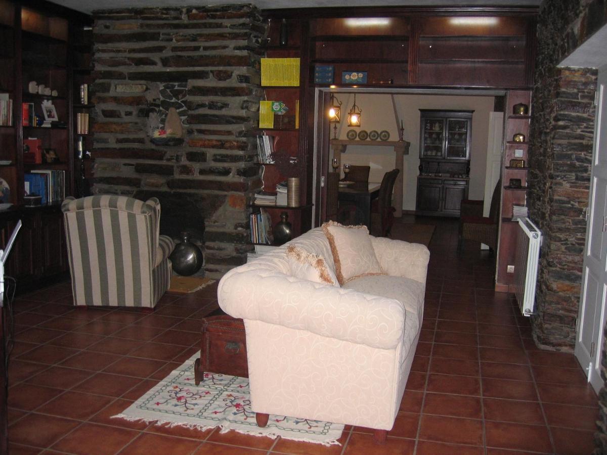 Casa Ribeira De Pera Villa Castanheira de Pera Exteriör bild